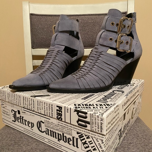 “AWESOME” Free People (Jeffrey Campbell) blue suede ankle boots - Picture 2 of 11